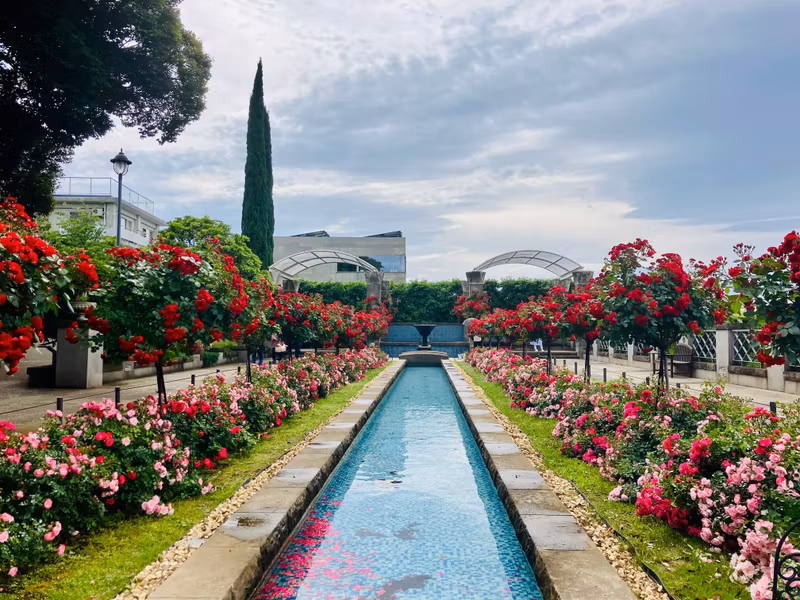 Yokohama Private Tour - Diplomat's House Water Fountain with Roses