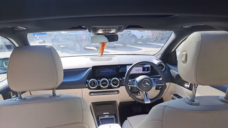 Delhi Private Tour - Mercedes GLA Interiors
