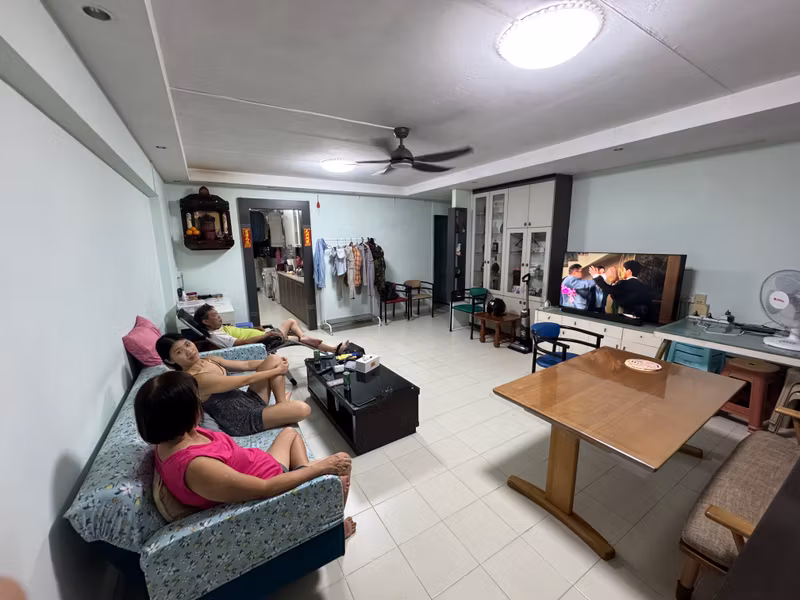 Singapore Private Tour - The cosy home that Singaporean lives in.
