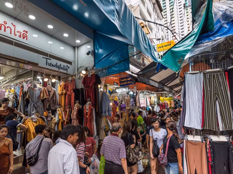 Bangkok Private Tour - Pratunam Market