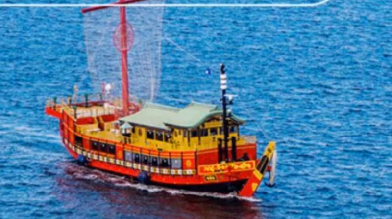 Tokyo Private Tour - Traditional Edo era Samurai style ship 