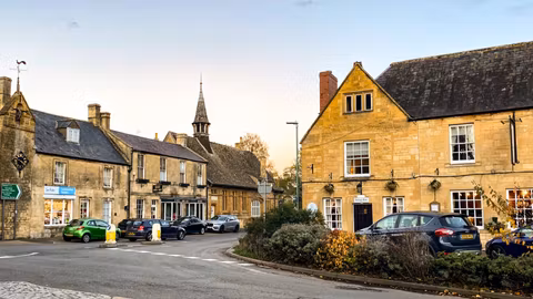 Car Tour in Cotswoldcover image