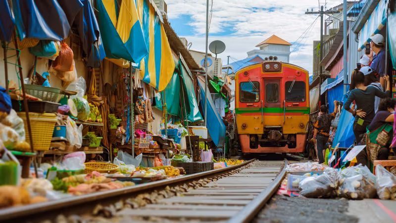 Bangkok Private Tour - Maeklong Railway Market