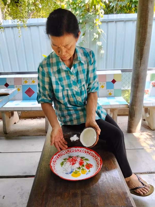 Bangkok Private Tour - Discover the traditional art of making palm sugar