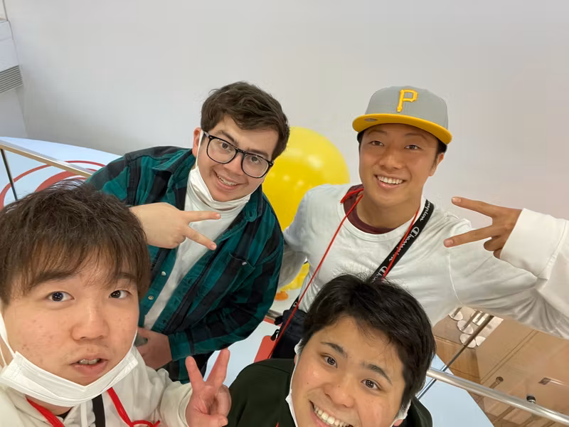 Osaka Private Tour - American tourists at Cup Noodle Museum