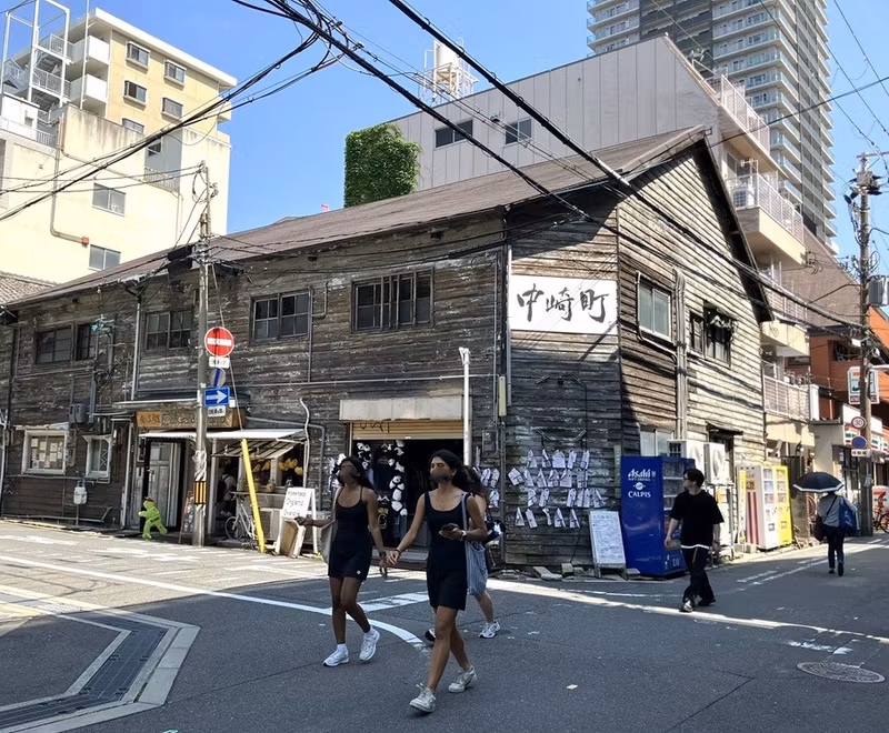Osaka Private Tour - Wooden house in Nakazakicyo