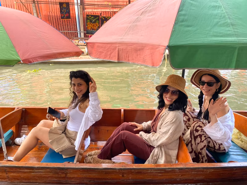 Bangkok Private Tour - smooth ride through local life