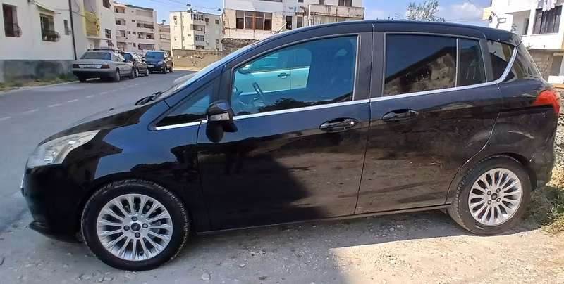 Berat Private Tour - One of the cars we will use to climb the Castle