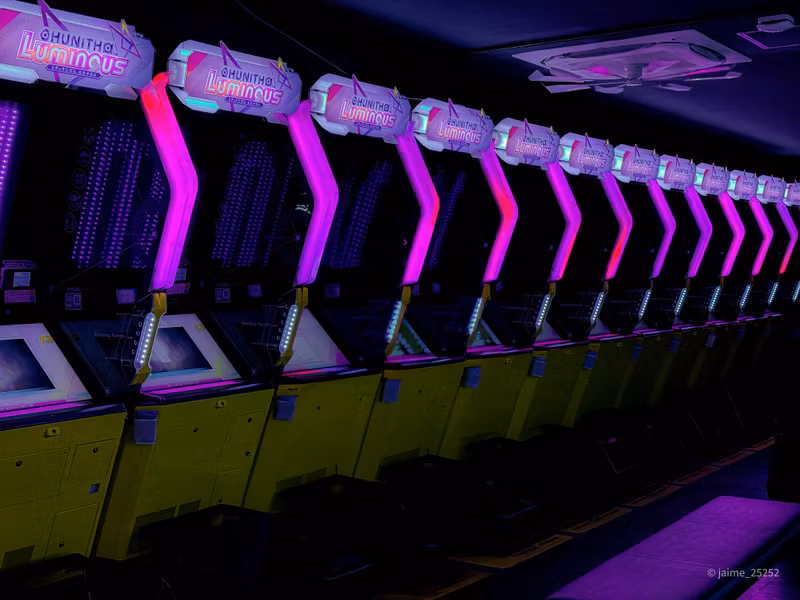 Tokyo Private Tour - The latest games at Gigo Game Center