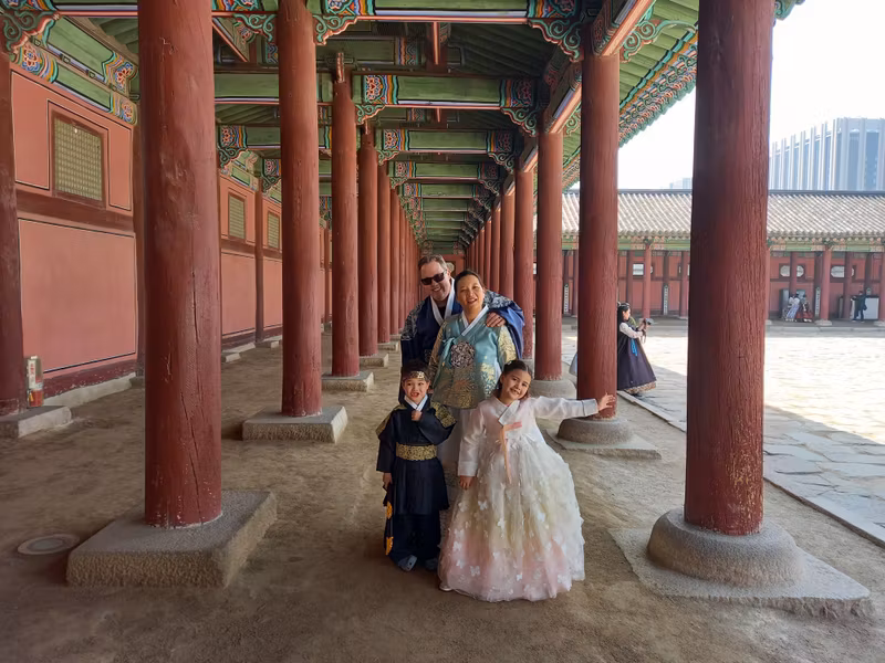 Seoul Private Tour - corridor photo spot