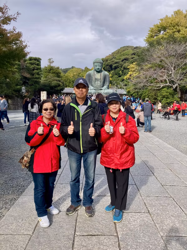 Yokohama Private Tour - Another Group of Thumbs Up