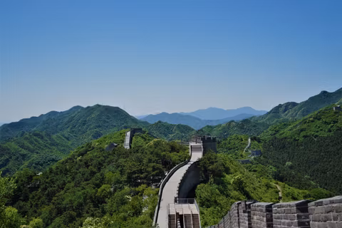 Jinshanling Great Wall Experience With locals' Unique Spotcover image