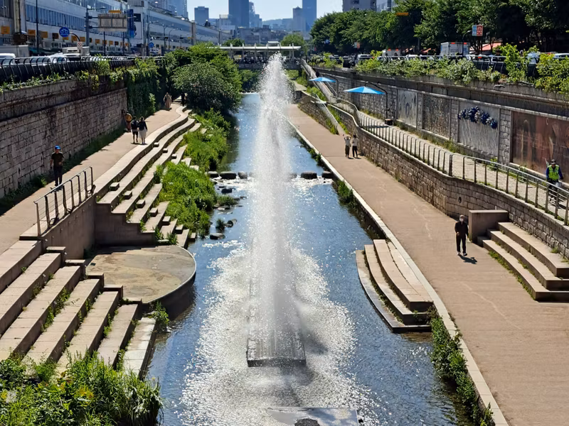 Seoul Private Tour - Cheonggyecheon Stream