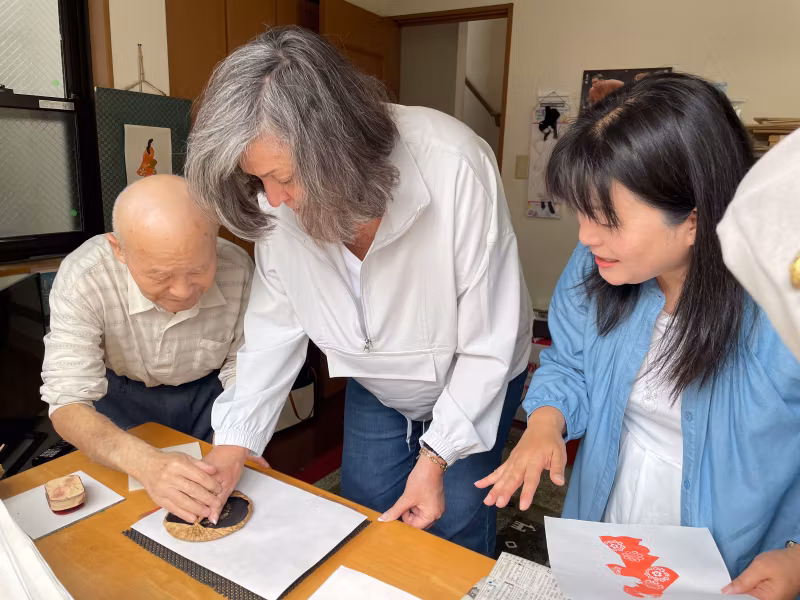 Tokyo Private Tour - Tailor-made Ukiyoe workshop. Feel free to ask me!