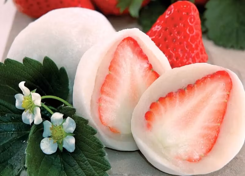 Nagoya Private Tour - Strawberry daifuku