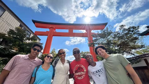 Comfortable Kyoto Van Tour (4–7 Guests): See All the Must-Sees, Hassle-Freecover image