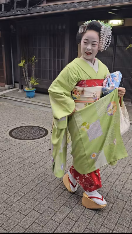 Kyoto Private Tour - Maiko at Gion district 