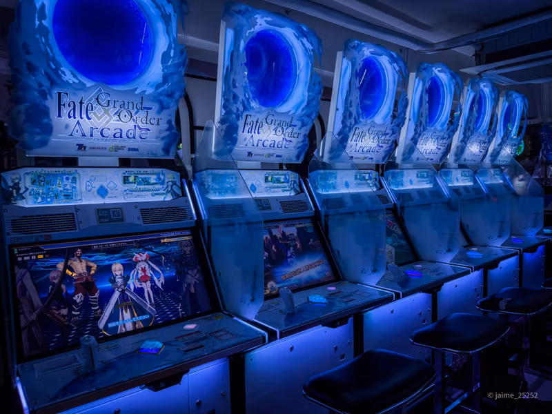 Tokyo Private Tour - The latest games at Gigo Game Center
