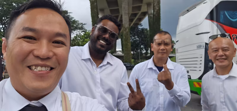 Singapore Private Tour - Guide and Drivers