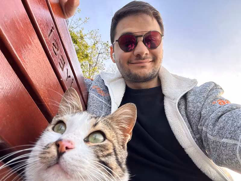 Izmir Private Tour - Florya beach side with a cute cat