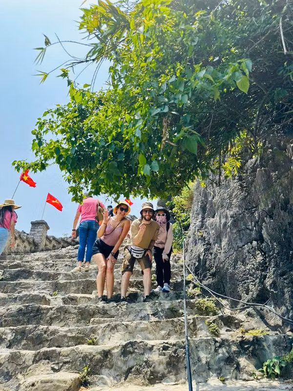 Hanoi Private Tour - Mua cave