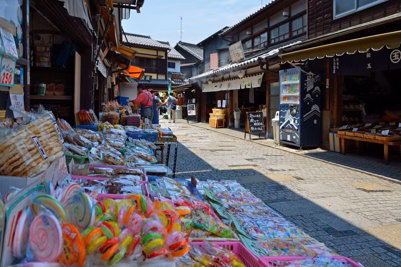 Saitama Private Tour - Candy Alley