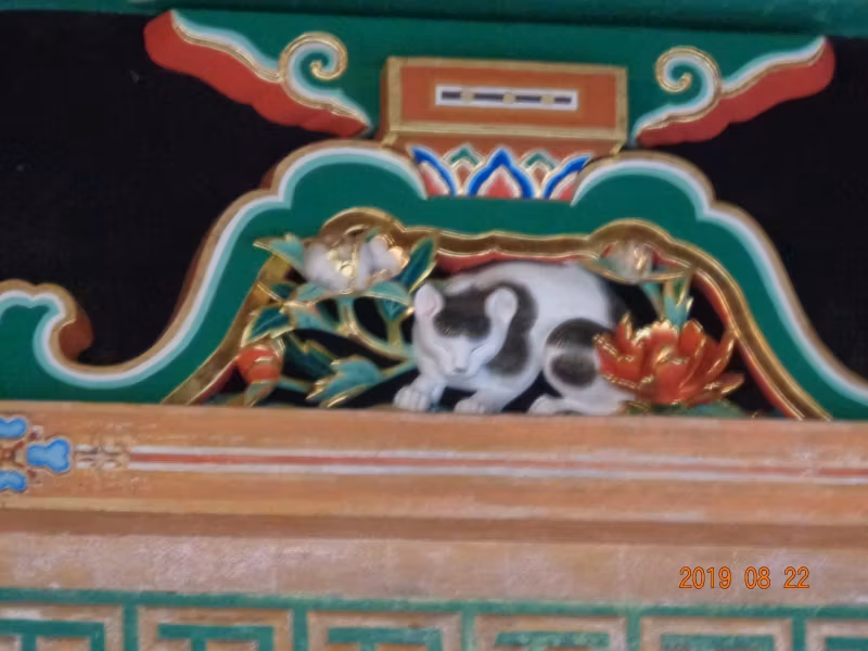 Tokyo Private Tour - Schlafende Katze wird dem legendären Bildhuer Hidarijingoro zugeschrieben