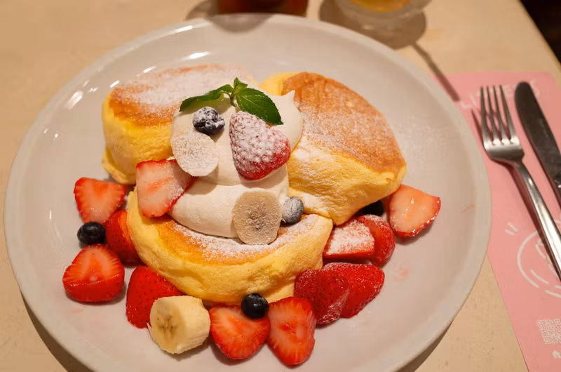 Tokyo Private Tour - Delicious fluffy pancakes!
