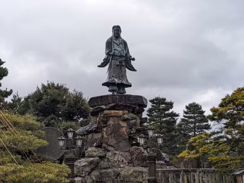 Kanazawa en un Día: Descubriendo los Tesoros de la Joya Cultural de Japón (8 horas)cover image