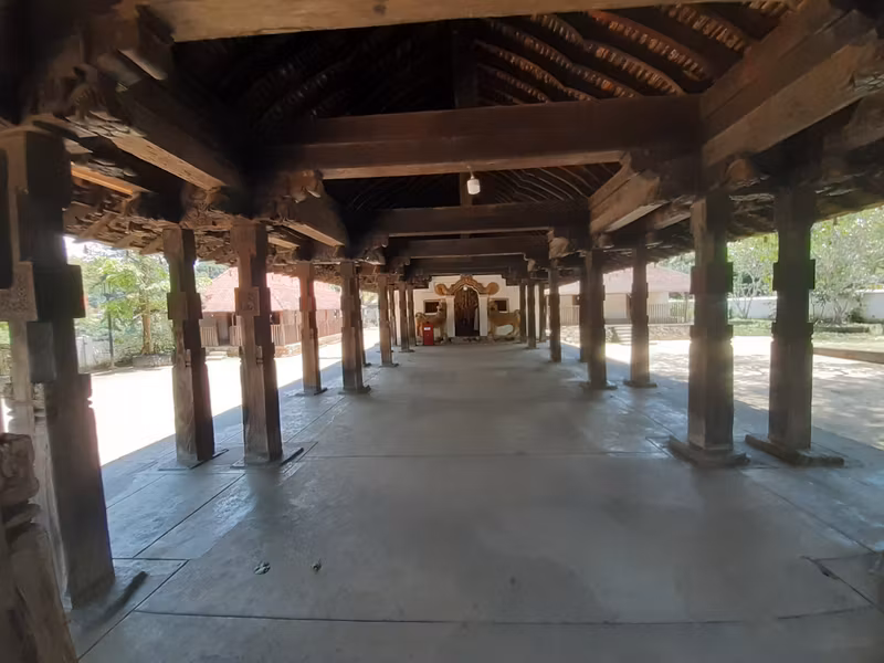 Kandy Private Tour - Embekka Temple
