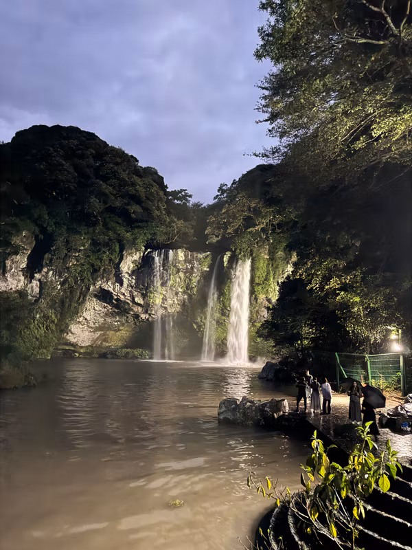 Jeju Private Tour - Cheonjiyeon waterfall
