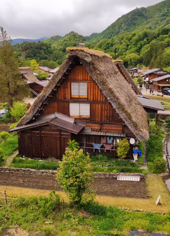 Ishikawa Private Tour - On a 6 Story Thatch
