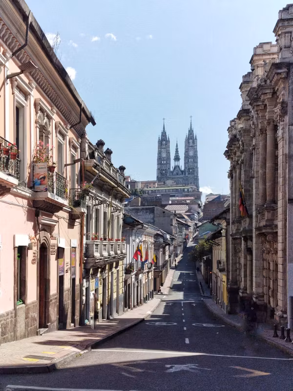 Quito Private Tour - colonial street