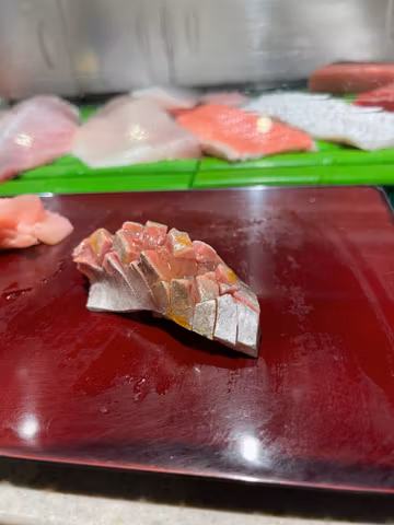 Toyosu sushi restaurant  and  Tsukiji walking tour (from Yokohama)cover image