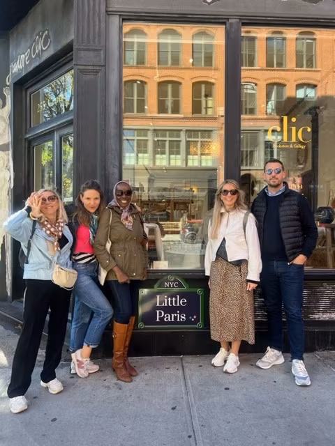 New York Private Tour - Our tour guide with visitors in Little Paris NY