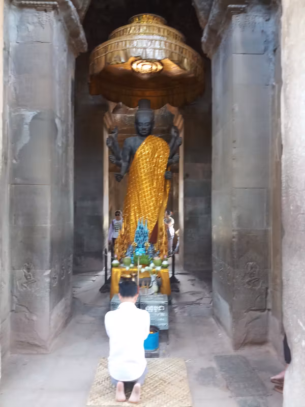 Siem Reap Private Tour - Statue of Vishnu at Angkor wat