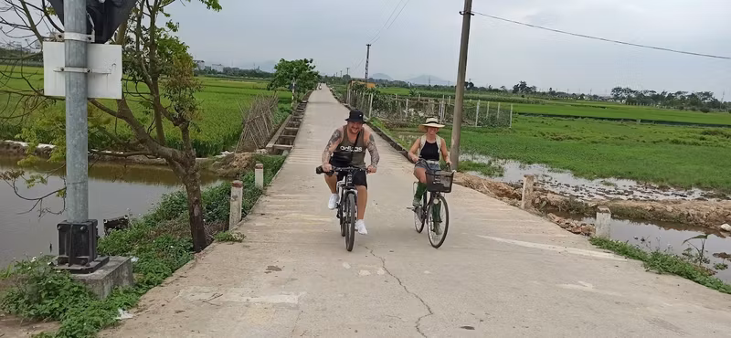 Hanoi Private Tour - Push bike ride