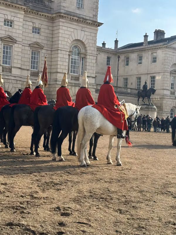 London Private Tour - Royal Horse Guard