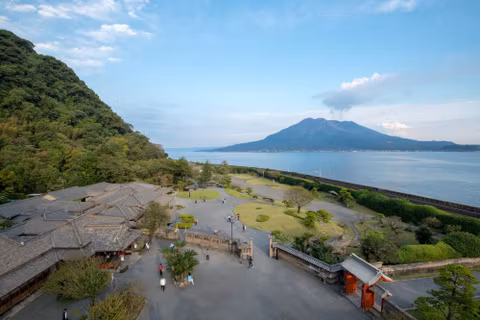 Kagoshima Highlights / Sakurajima exploring and Sengan-en garden strollingcover image