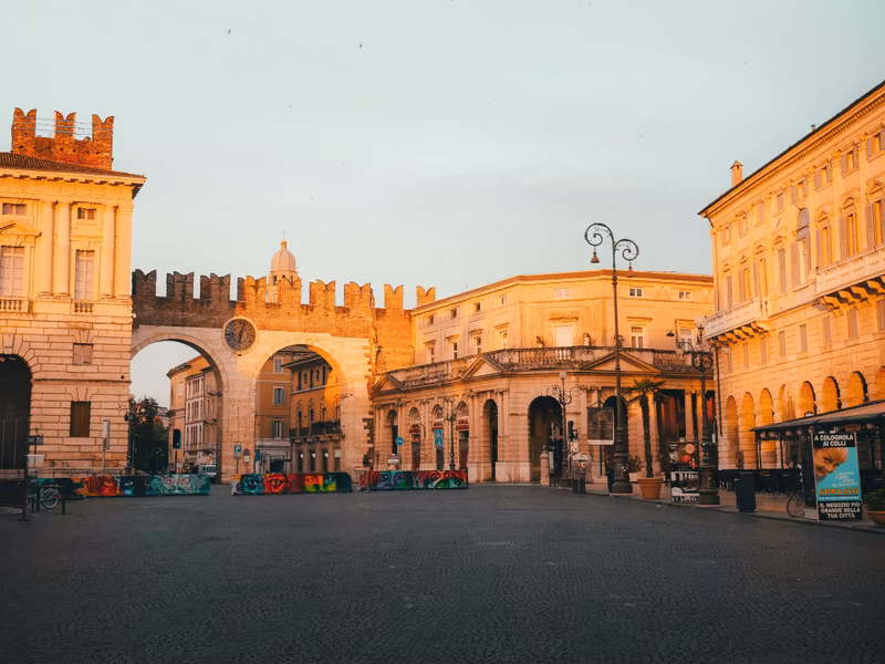 Venice Private Tour - Entry of the citu of Verona