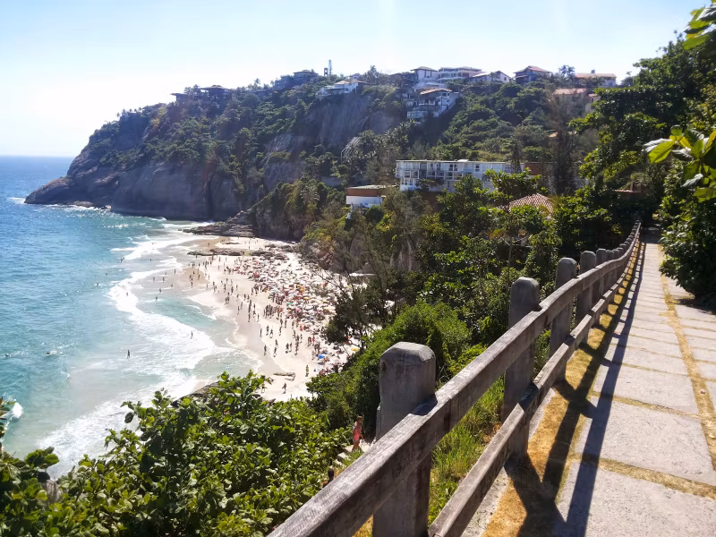 Rio de Janeiro Private Tour - Joatinga's beach, inside a rich condominium