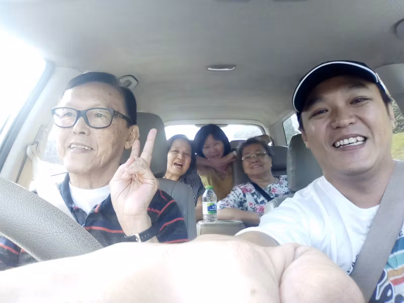 Singapore Private Tour - Happy Participants
