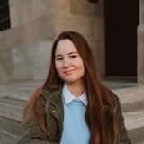 Netherlands Tour Guide - Elvina S.
