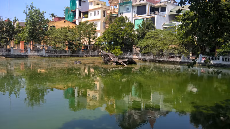 Hanoi Private Tour - Huu Tiep Lake & the Downed B-52