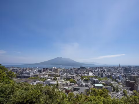 Kagoshima Highlights / Sakurajima exploring and Sengan-en garden strollingcover image