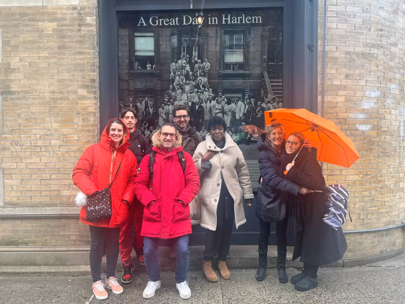 New York Private Tour - Our tour guide with visitors in Harlem