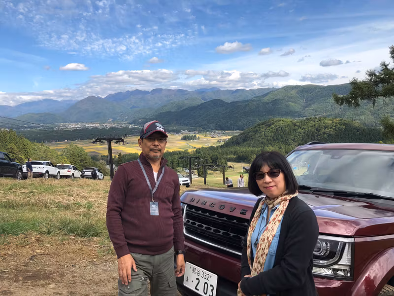 Saitama Private Tour - hill climbing in Hakuba with wife
