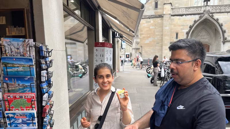 Zurich Private Tour - Souvenirs close to Fraumünster