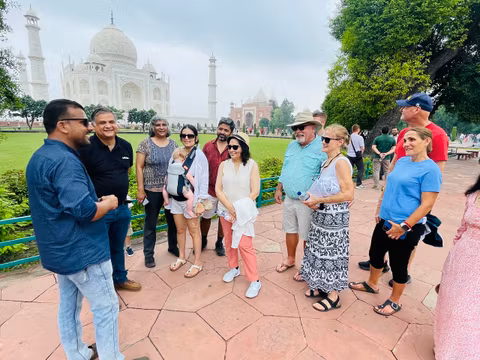 Official Tour Guide For Agra Sightseeing-Taj Mahal & Agra Fortcover image