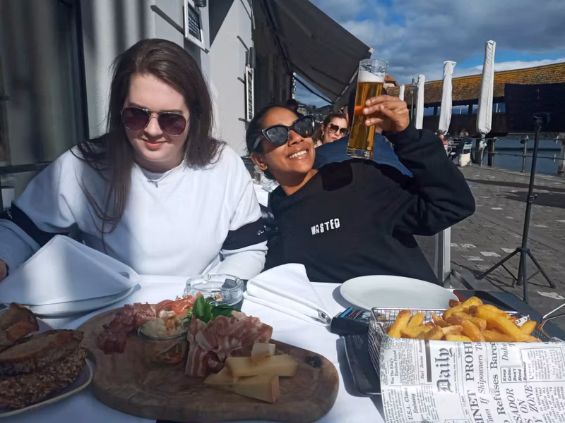 Lucerne Private Tour - Enjoying swiss local delicacies and local beer